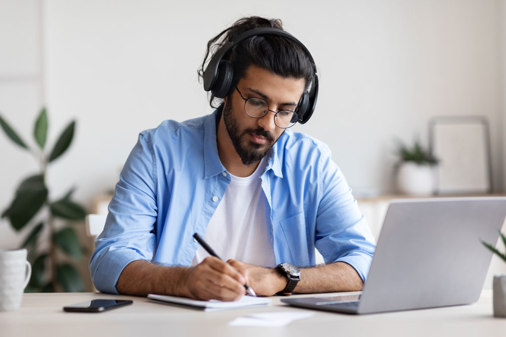 man-writing-img man-writing-img
